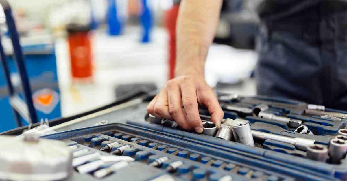 selecting the best mechanic tool set